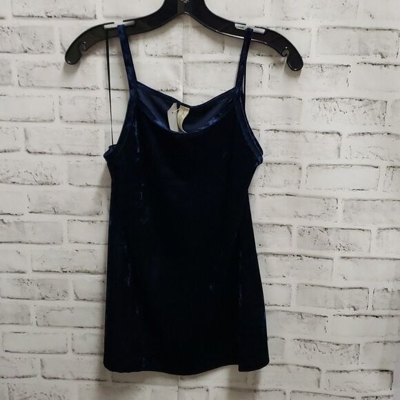 Allison joy velvet top - Picture 1 of 3